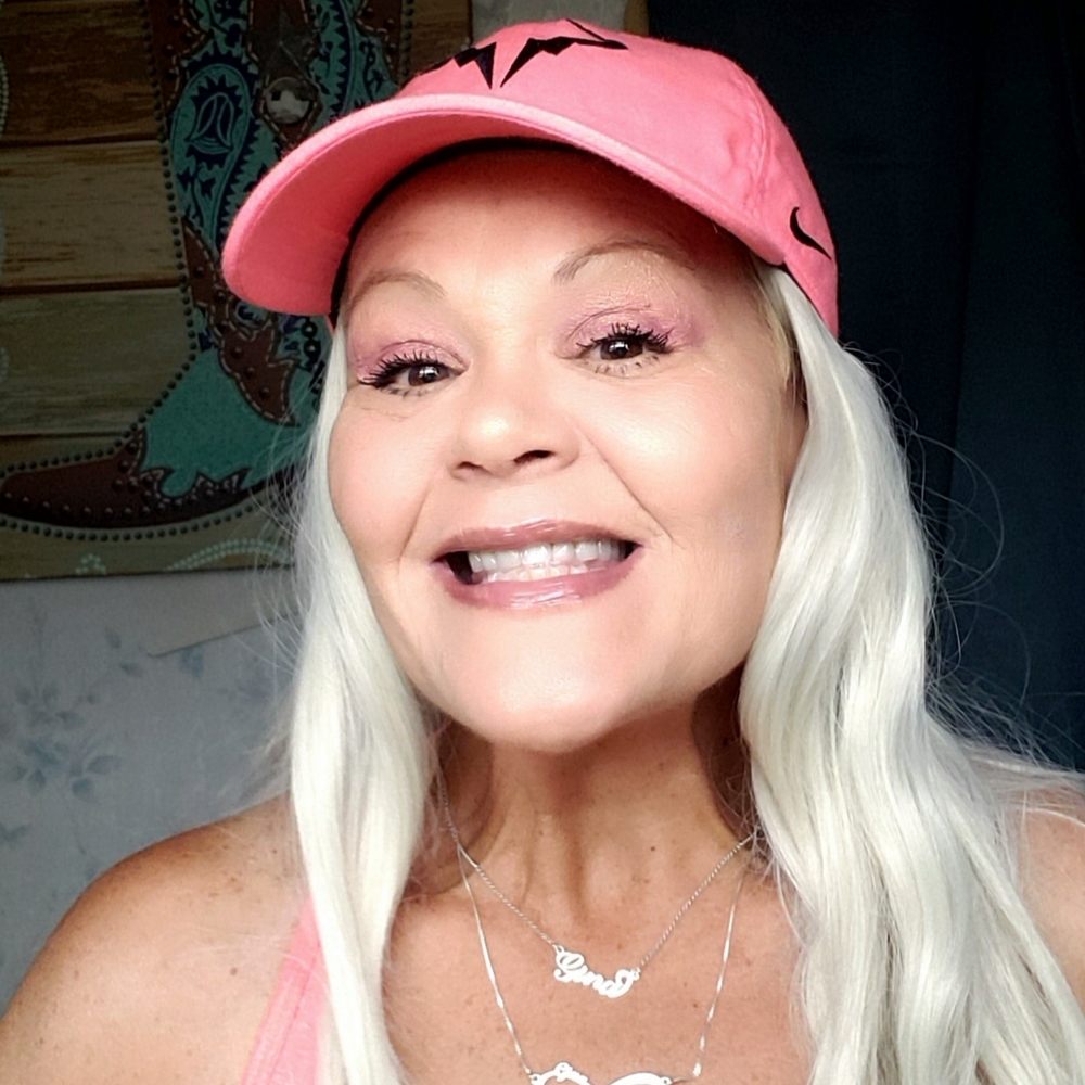 Meet your Posher, Gina